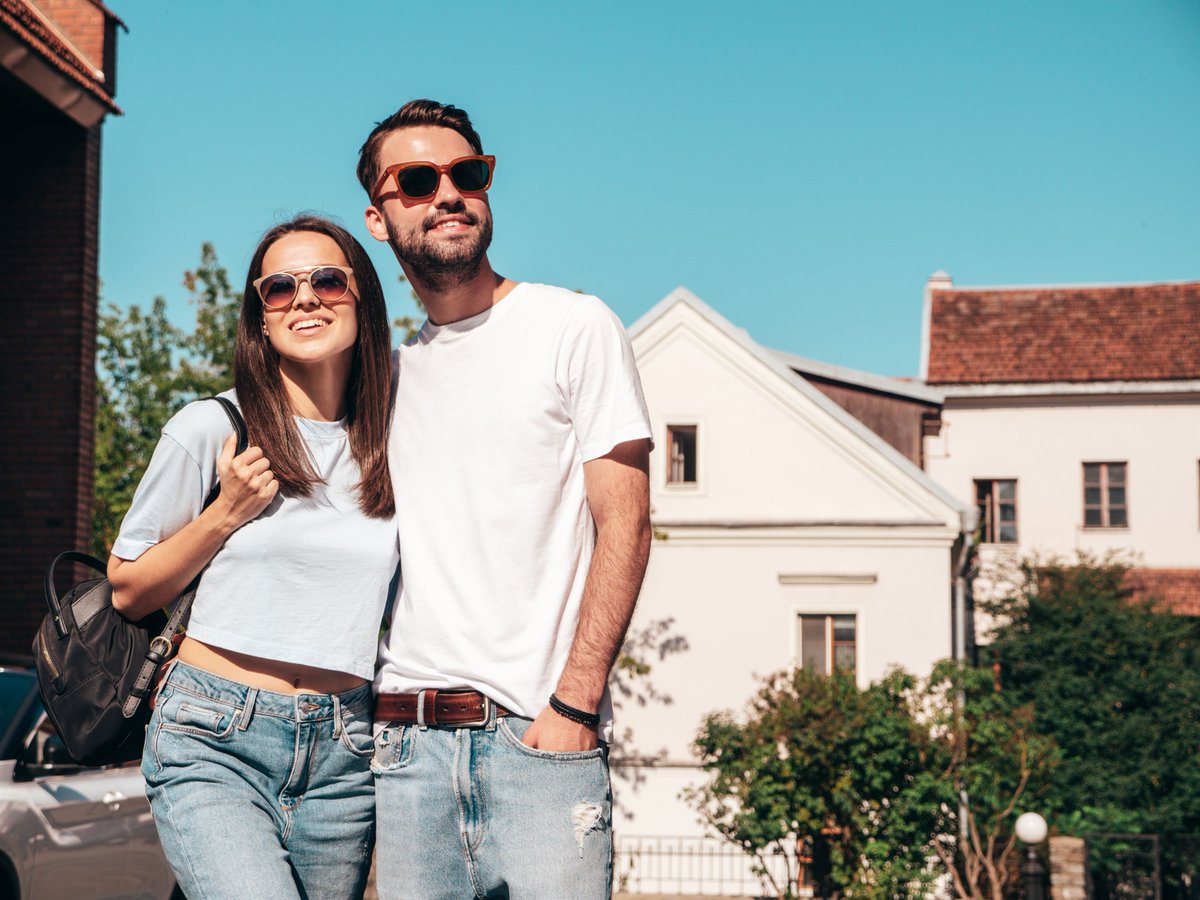 ElliotAdler6's tweet photo. Millennial buyers lead real estate demand today! 👩‍💼🏡 They prioritize affordability, walkability, and tech integration in homes and neighborhoods. Future-focused trends dominate! 🔥📈 #MillennialBuyers #RealEstateTrends #SmartHomes https://t.co/g2mfdq083a