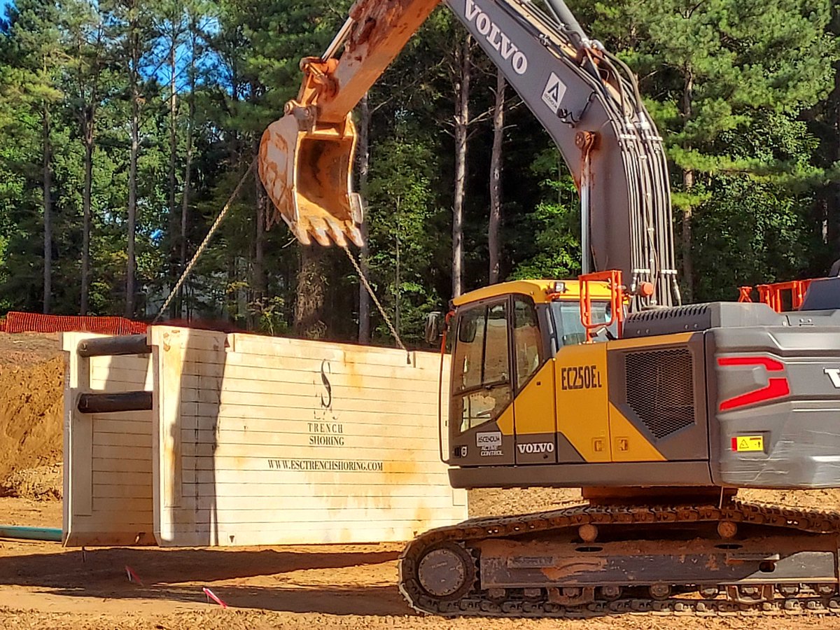 ESCTrenchSafety's tweet photo. ESC trench boxes in action—protecting workers while streamlining the pipe-laying process!

Make sure your workers head home safely—partner with ESC today
✉️inquiry@esctrenchsafety.com
ᴅᴜʙᴀɪ 📞+971 4575 9690 ᴀʙᴜ ᴅʜᴀʙɪ 📞+971 2550 6188
🌐 https://t.co/PiDlTILc85 https://t.co/MrNnuOkofn