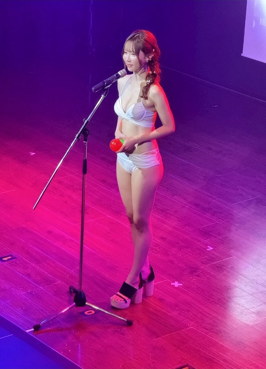 ファレノフェス2025に潜入して
上から隠し撮りパシャリ...

お顔が天使👼🏻👼🏻
今度はもっと接写したい🥺👈（願望）

#天使といえばあまつか