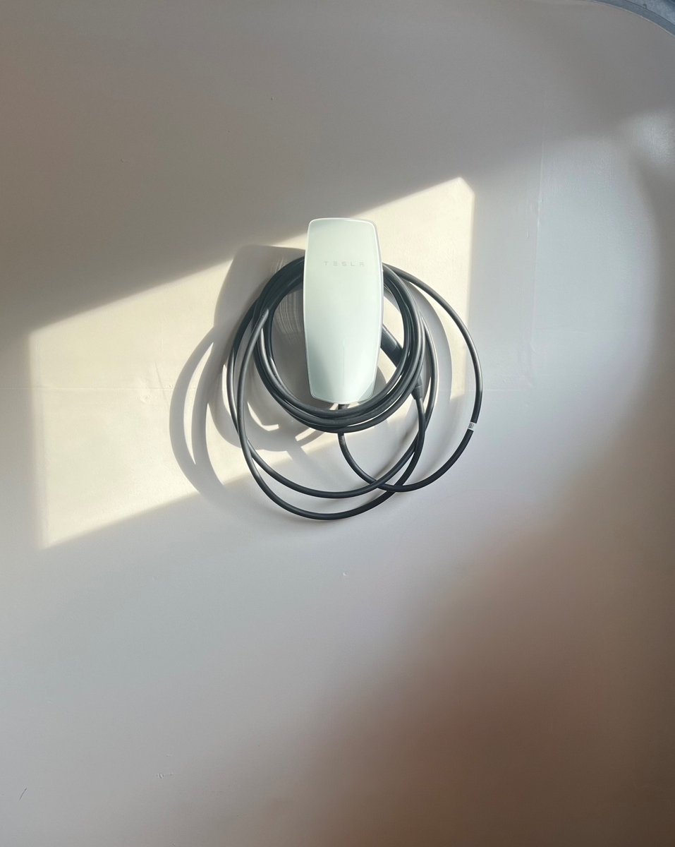 RumosChem's tweet photo. Rumos chem has successfully installed another Tesla Wall Connector in Sterling VA, providing a convenient and efficient charging for a customer's Electric Vehicle.
#SolarIncentives #SolarInstallers #TeslaCybertruck #teslacertifiedinstaller #TeslaWallConnector https://t.co/5myOOitwV2