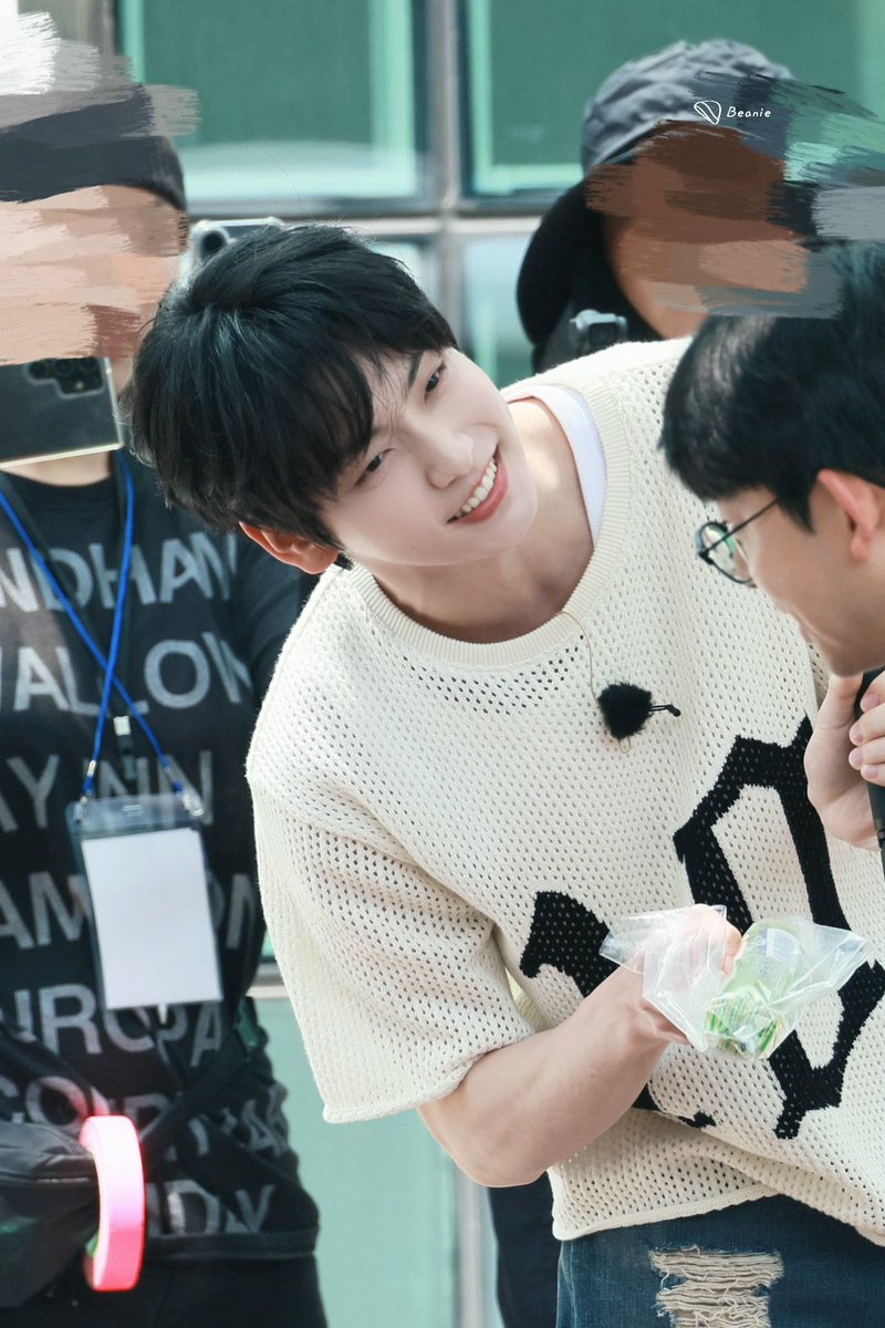 ╭ ◜◝ ͡ ◜◝ ͡  ◜◝  ͡  ◜◝  ͡ ◜◝ ͡  ◜◝ ╮ 
                투바투 수빈인데여
                 애호박이 990원 ! 
  ╰ ◟◞ ͜  ◟ ͜   ◟◞ ͜  ◟ ͜   ◟◞ ͜  ◟ ͜  ╯
                           O
                                o