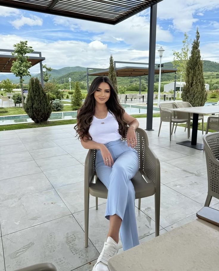 Elifce06_'s tweet image. ...
Gün diye bir şey var...
Sen uyanmadan başlamıyor.
Kıymetini bil..
...𝙶Ü𝙽𝙰𝚈𝙳𝙸𝙽...
༺🍃☞ 𝓔𝓵𝓲𝓯𝓬𝓮 ☪ツ ☕💙🌺☘🕊