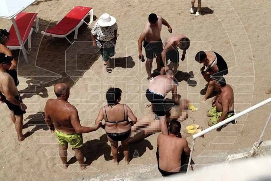 По пля́жу в Одессе НИ РАЗУ не прилетело! Хотя на одесских пляжах всё забито! Они ВАЩЕ не боятся! Потому что знают, мрази, что Россия по мирным не работает! Но для всего мира  именно Россия - ахрэссор!

"В Курске ударный дрон атаковал городской пляж.
Трое мужчин погибли на месте👇