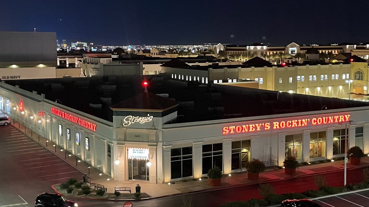 Town Square from above. ✨ Sun goes down, fun turns up!

#lasvegas #townsquarelasvegas