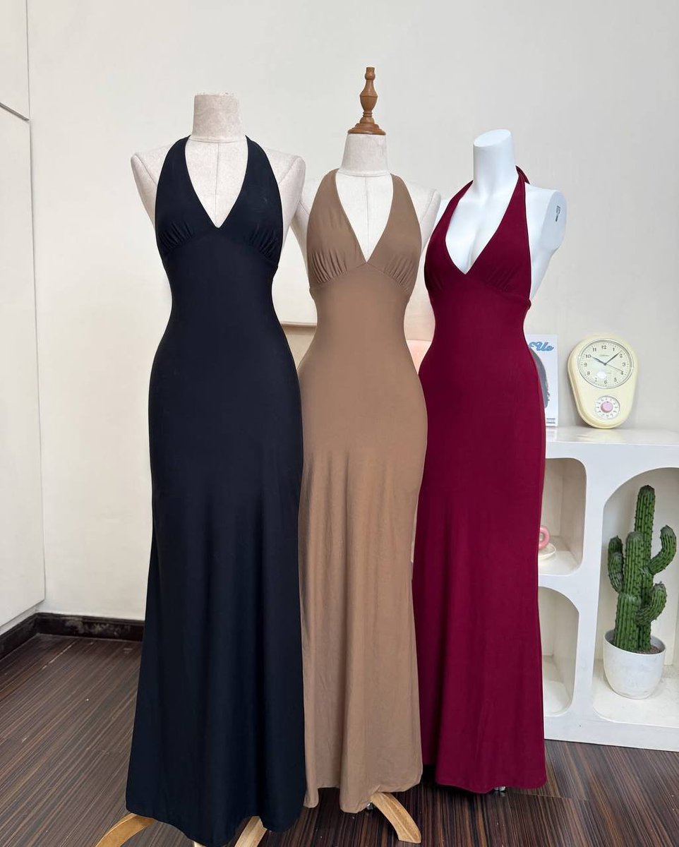 queen_adria0's tweet photo. Elegant halter dresses in black, beige, and burgundy – perfect for any occasion! #Fashion #Style #Dresses #Elegan https://t.co/pgYYpdYcb7