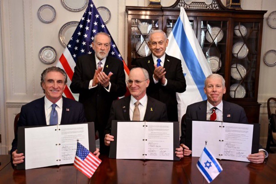 This week, Israel and the U.S. signed a landmark agreement to boost cooperation on AI and energy. 🇮🇱🤝🇺🇸 

The focus: using AI to strengthen energy infrastructure, promote research and innovation, and develop joint policies and standards.

Read more: gov.il/en/pages/event…