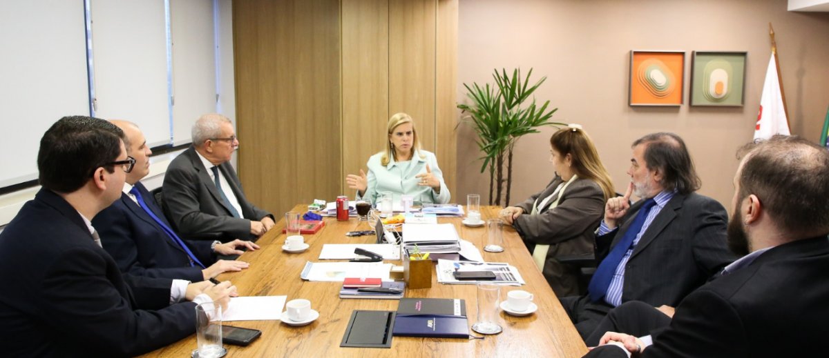 OABRJ discute ampliação do convênio com a Universidade Cândido Mendes

Parceria prevê novas oportunidades de formação acadêmica e profissional, com cursos de especialização, mestrado e doutorado voltados à advocacia fluminense.

🔗 Leia mais: oabrj.org.br/noticias/oabrj…