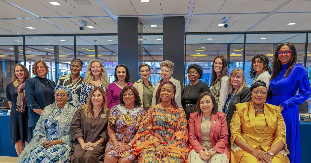 OAFLAD's tweet image. 🌍 Day 2 | #GlobalFirstLadyAcademy @gflaorg
Theme: Preparing the Youth for the Future
From tackling polarization to exploring AI in women’s health and food security, First Ladies focused on empowering the next generation with the tools to lead a resilient future.
📢During her…