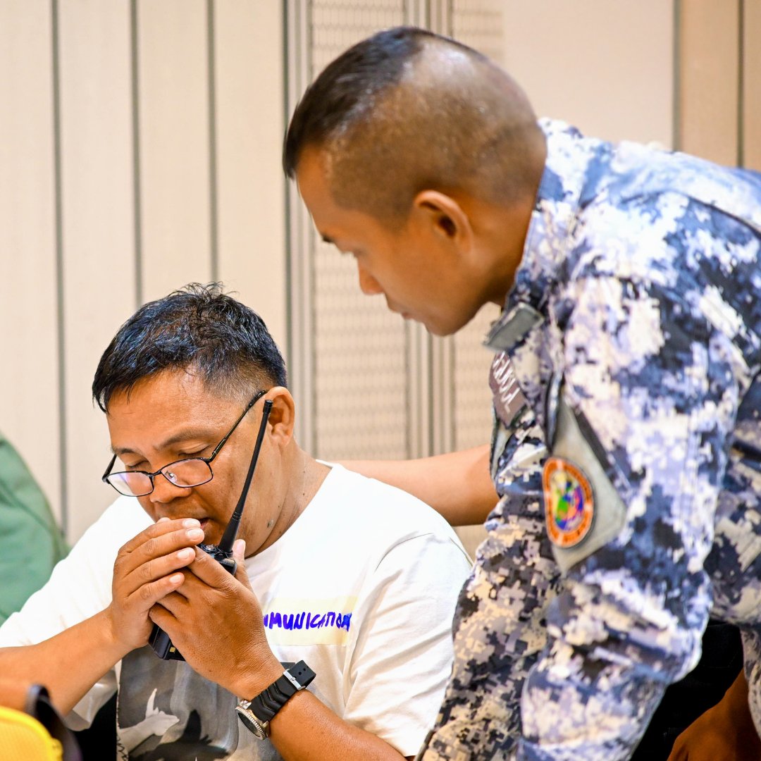 WFP_Philippines's tweet image. Government responders in Albay boosted their emergency operations center (EOC) readiness 🚨 In partnership w/ @CivilDefensePH, this initiative helped responders sharpen their ability to activate the EOC efficiently during crises.
Thanks to @eu_echo & the US Government's support!
