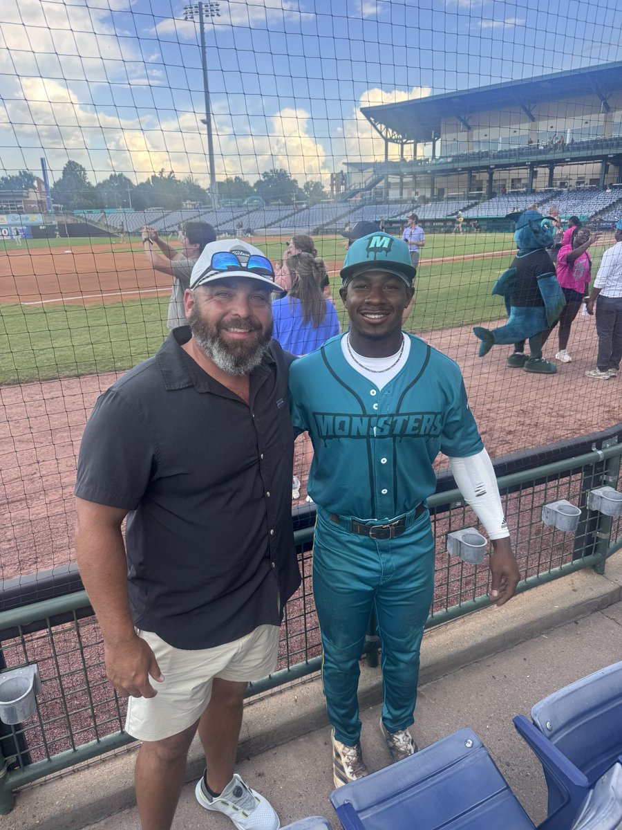 Brian Lewis tweet media