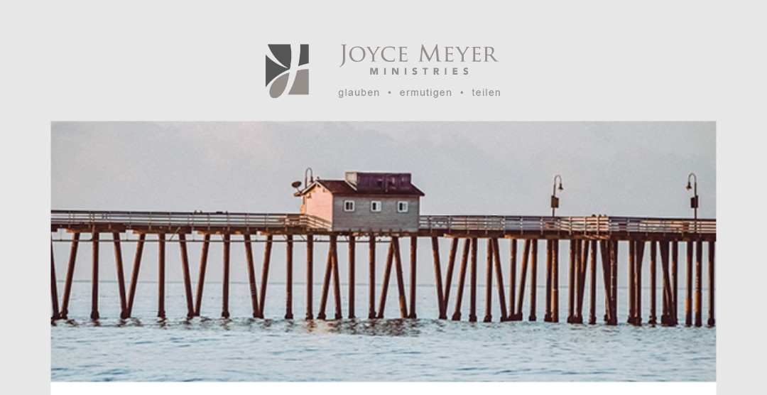 Heute, 10. Juli 2025

Säen und ernten❣️

📖     

Täuscht euch nicht: Gott lässt sich nicht verspotten! Was der Mensch sät, wird er auch ernten.

Galater 6,7 (NeÜ)📖

Einen wunderschönen und gesegneten Donnerstag, Ihr Lieben 💞!

Die Bibel sagt ganz klar, dass wir ernten, was wir