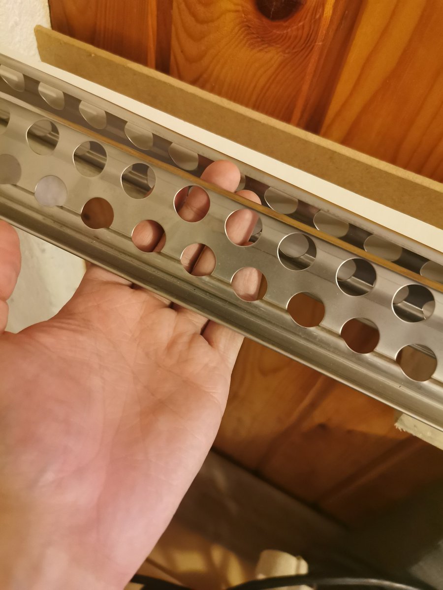 Props found in a dumpster. Will be added to the room. (To give that rough futuristic look) Any guesses on what this will be part of? It's made out of thin aluminum. 👀

<a href="/mib94vp/">MiB94 Virtual Photography 📸 🇧🇷</a>
#Cyberpunk2077
#cyberpunk
#BladeRunner2049