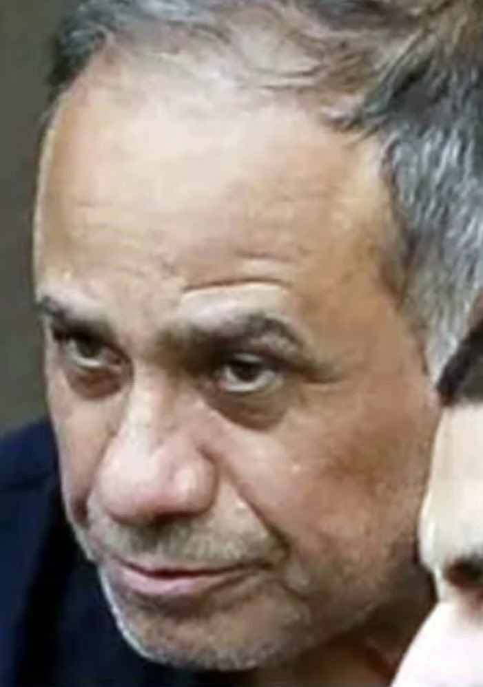 ⁦<a href="/Reforma/">REFORMA</a>⁩ destaca la versión de Manuel "El Mono" Muñoz Luévano, sentenciado en EU por lavar dinero de Los Zetas: se deslindó del caso de los 15 millones de litros de combustible asegurados y acusa a la Policía estatal de Coahuila de proteger el ilícito ⁦<a href="/Red933MX/">ReD 93.3</a>⁩