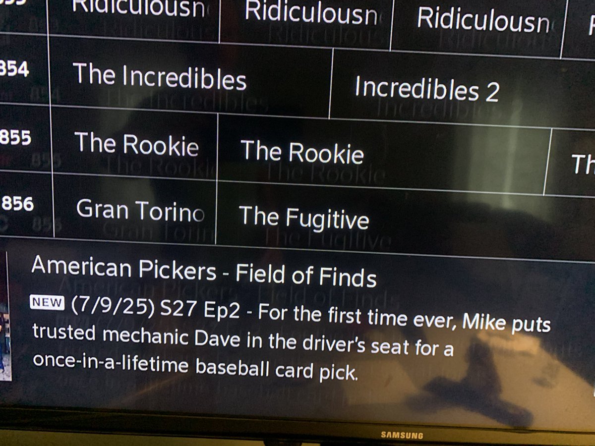 collectorfix's tweet image. New American Pickers tonight at 9:00 on History Channel.
In case y’all are interested in going back ‘n forth between happy for them finding what they find and haters in an hour.😁
@CardPurchaser @JunkWaxQueen @the27guy @SportsCardInv