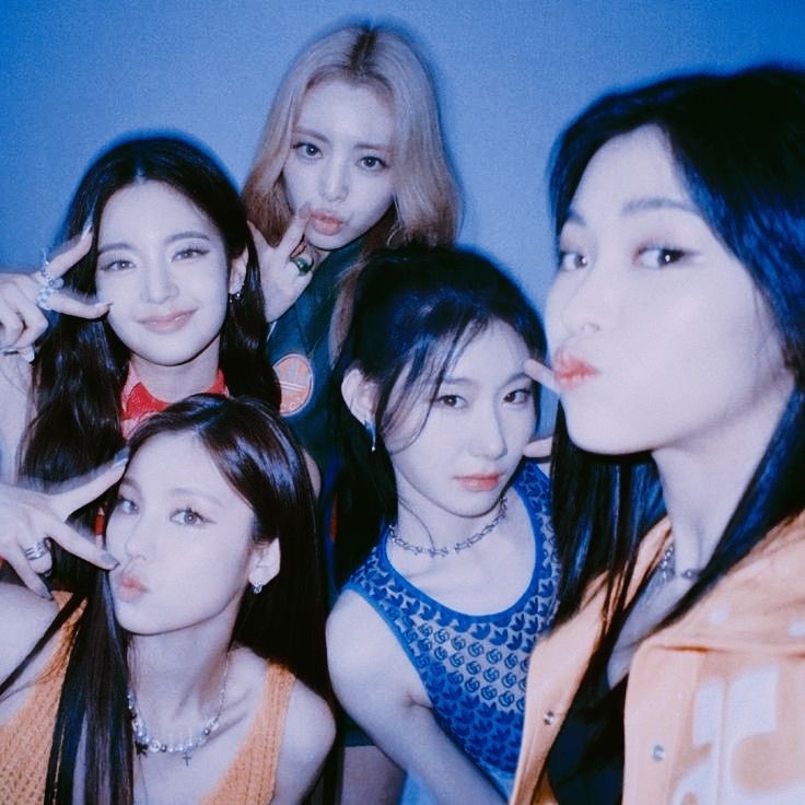 itzy__bubble's tweet image. ๐ฉ๐ฅ๐๐๐ฌ๐ ๐ซ๐๐๐! ๐ค