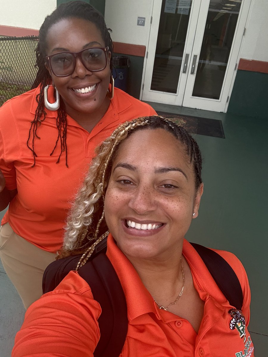 DrThelwell's tweet image. BEHS Superstars! 🐅@RoweTawann48479 #MathCoach &amp;amp; Ms. Smith #ESESpecialist