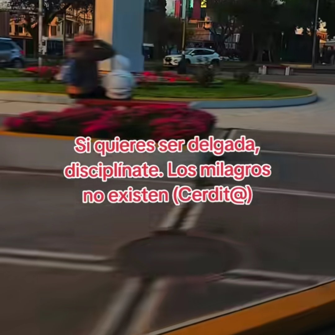 voniethh's tweet photo. quieren pes4r 30kg pero siguen tr4gando como si tuvieran un agujero negro en el estomago 🐷 https://t.co/sMLujeqngw