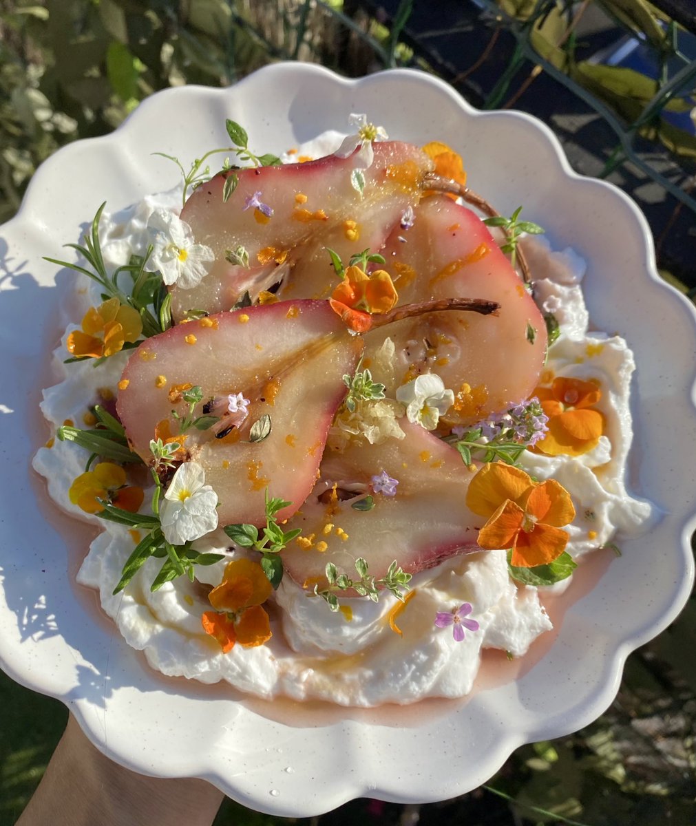 crystallisedfig's tweet image. Hibiscus poached pear with orange zest and rose water
