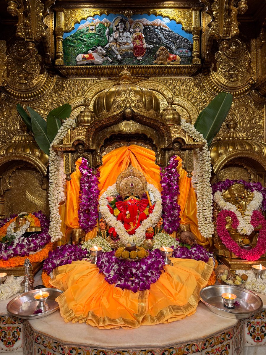 🙏 गणपती  बाप्पा मोरया 🌺मंगलमूर्ती मोरया 🙏१०/०७/२०२५
🙏Ganapati Bappa Moraya 🌺 Mangalmurti Moraya  🙏 10/07/2025