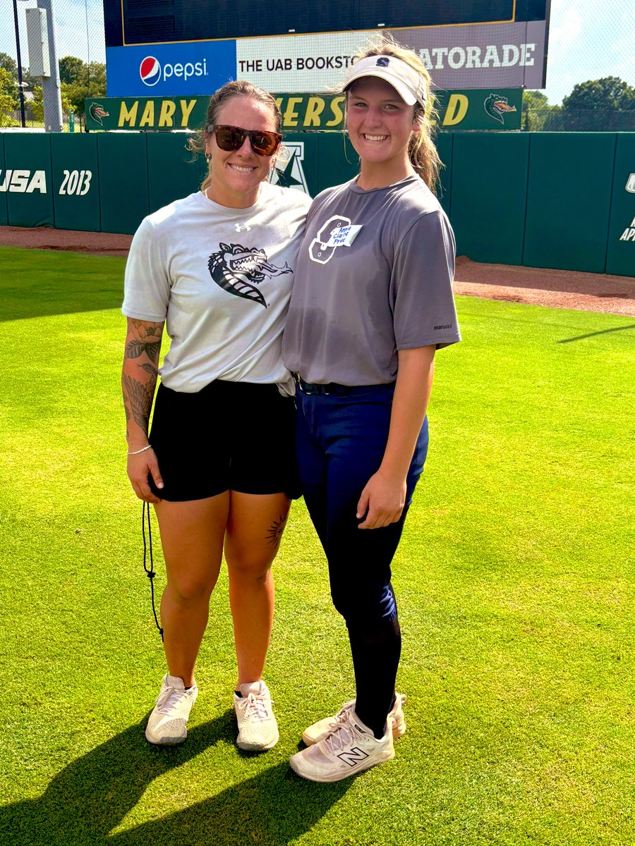 AnnaClaireFree8's tweet image. Another great UAB camp!! Always a great time to be in Blazer territory!! Can’t wait to add a few things I learned today into my routine. 🐉🐉🐉🐉 @lbpowell12 @_leannajohnson5 @CoachOAllZones @DHScoachjones_ @Steal_Powell @tsmartt14 @mandybrooke14 @Mporter34 @AnnaShelnutt