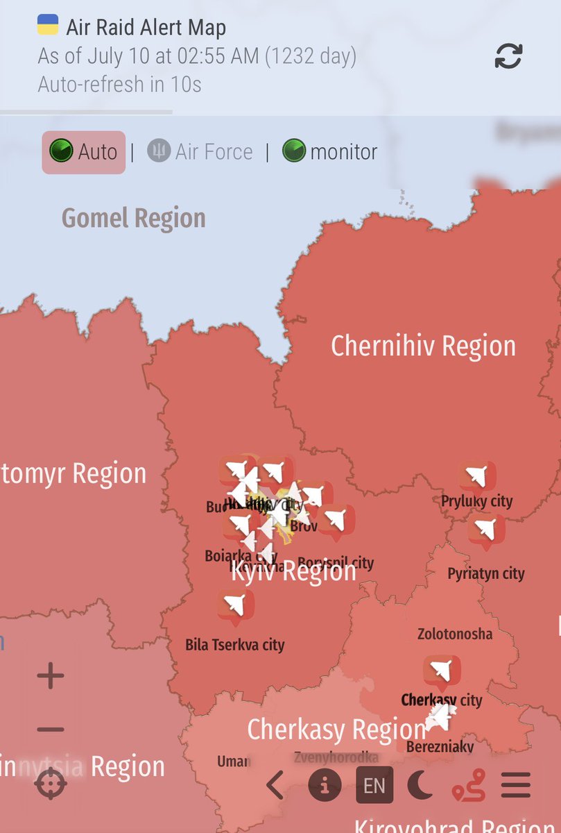 🚨 Kyiv, Ukraine is once again under a massive Russian drone attack. Multiple explosions in the city, with residential buildings hit.
