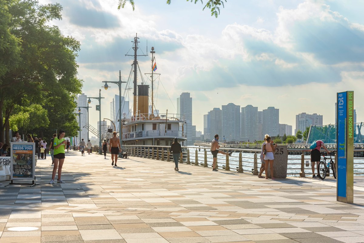 HudsonRiverPark's tweet image. Dive in, it’s time to celebrate City of Water Day this Saturday, July 12!
This annual celebration of our local waterways, organized by Waterfront Alliance and @harborestuary . Plan your perfect day on the water by visiting cityofwaterday.org
