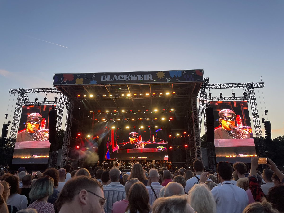 SianLMiles's tweet photo. What an amazing evening seeing @StevieWonder in Cardiff. What a superstar ⭐️a memory to treasure forever ❤️ https://t.co/IZDKM72GTt