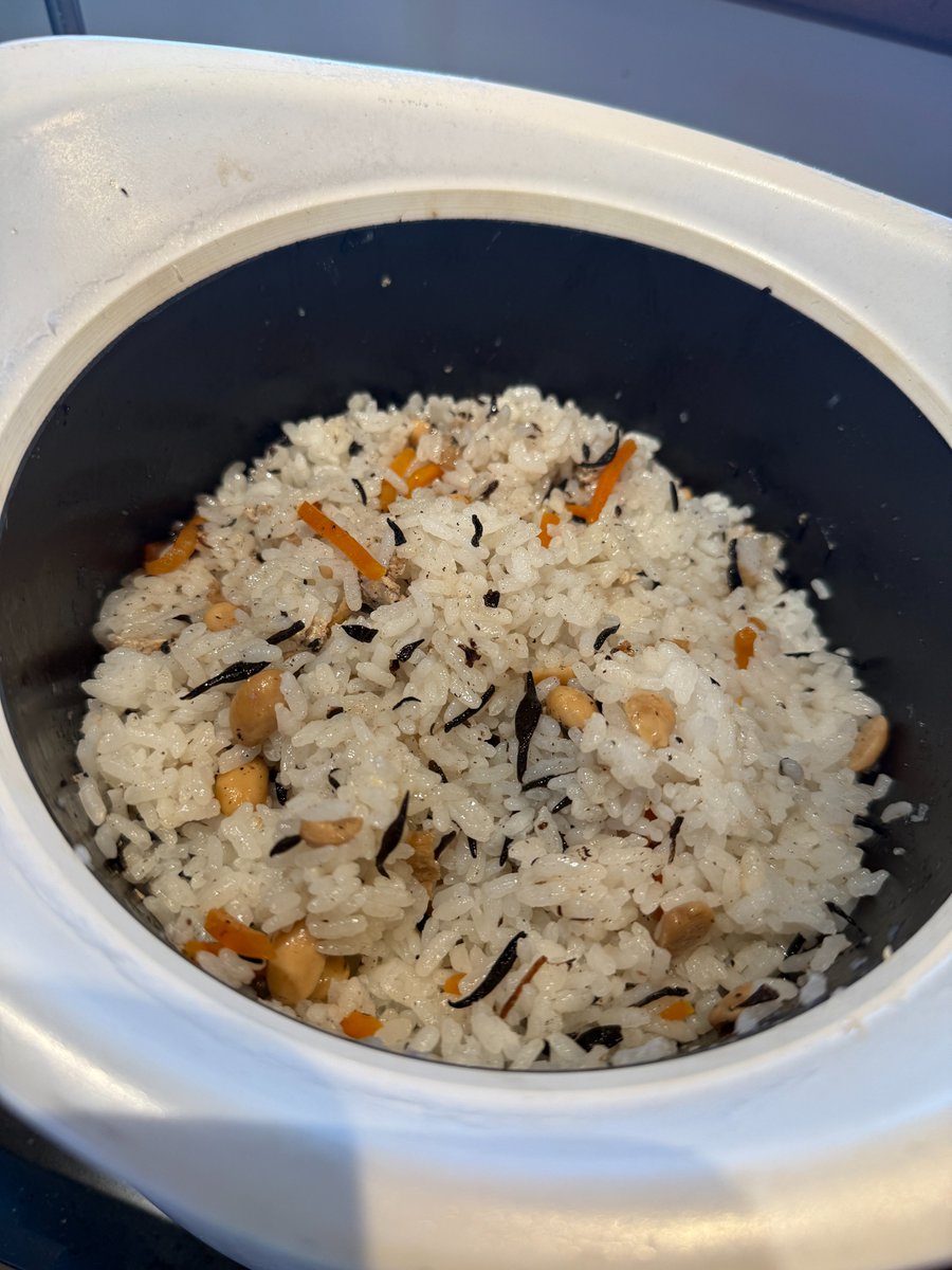 tel_mic's tweet photo. おはようございます☀
早起きは三文の徳!
朝から #bestpot 利用しご飯を炊き、みんなで頂きました🐱おいしかった!!明日は何つくろうかな✨
オススメあれば是非教えてほしいです🍙
#製造業 #モーニング #常滑 https://t.co/54dflZX4bu