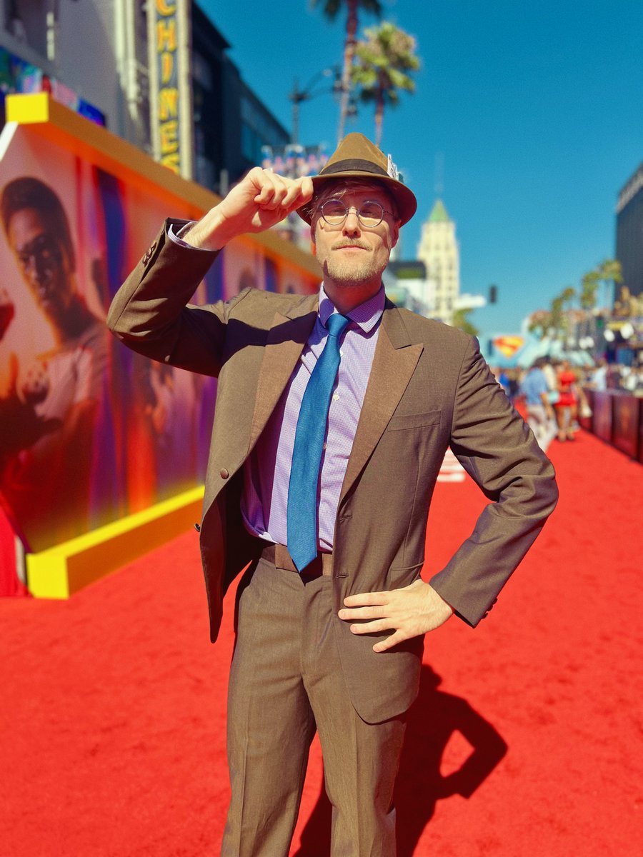 Garrett_Watts's tweet image. Somebody in the comments just said “only man that can rock a cartoon fit” in response to my Superman premiere look and i fear I’ll never recover…
IT’S A FULL GROWN BIG BOY SUIT! I’M VERY BIG AND VERY REAL MAM