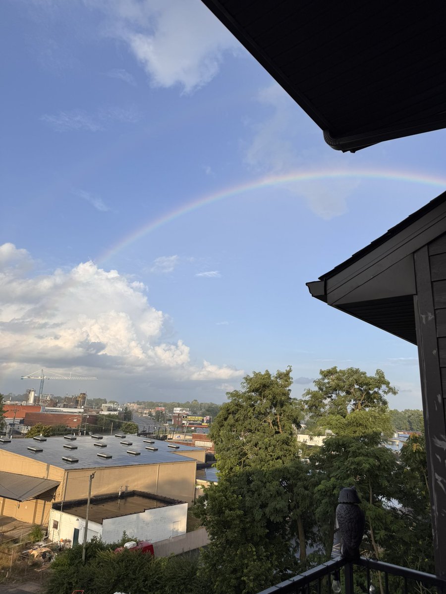 Rainbow (maybe a faint double) over Winchester Rd. <a href="/Kentuckyweather/">Chris Bailey🌪️⚡️</a>