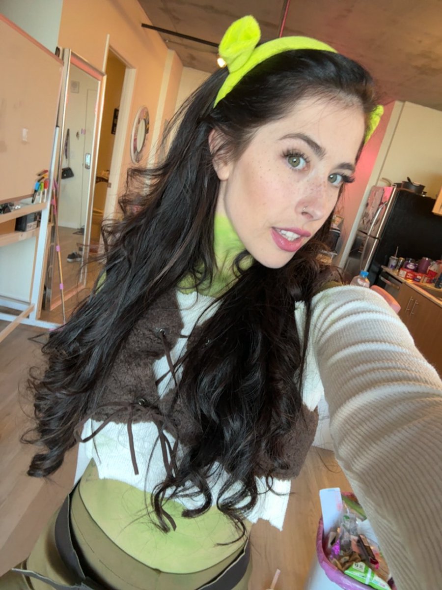 lifeismizzy's tweet image. WHAT ARE YOU DOING IN MY SWAMP SHREK EDITION 💚#kickstreamer #lifeismizzy #shrek💚kick.com/lifeismizzy