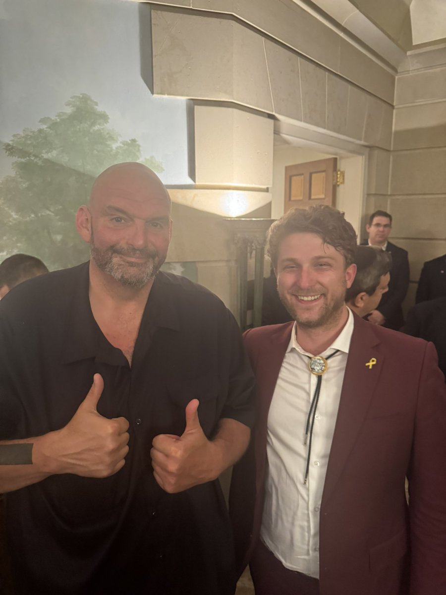 MatthewFoldi's tweet photo. Just told @JohnFetterman that I’ve probably never misjudged someone as badly as I did with him

What a great — and well dressed — man https://t.co/LDcAoJzu80