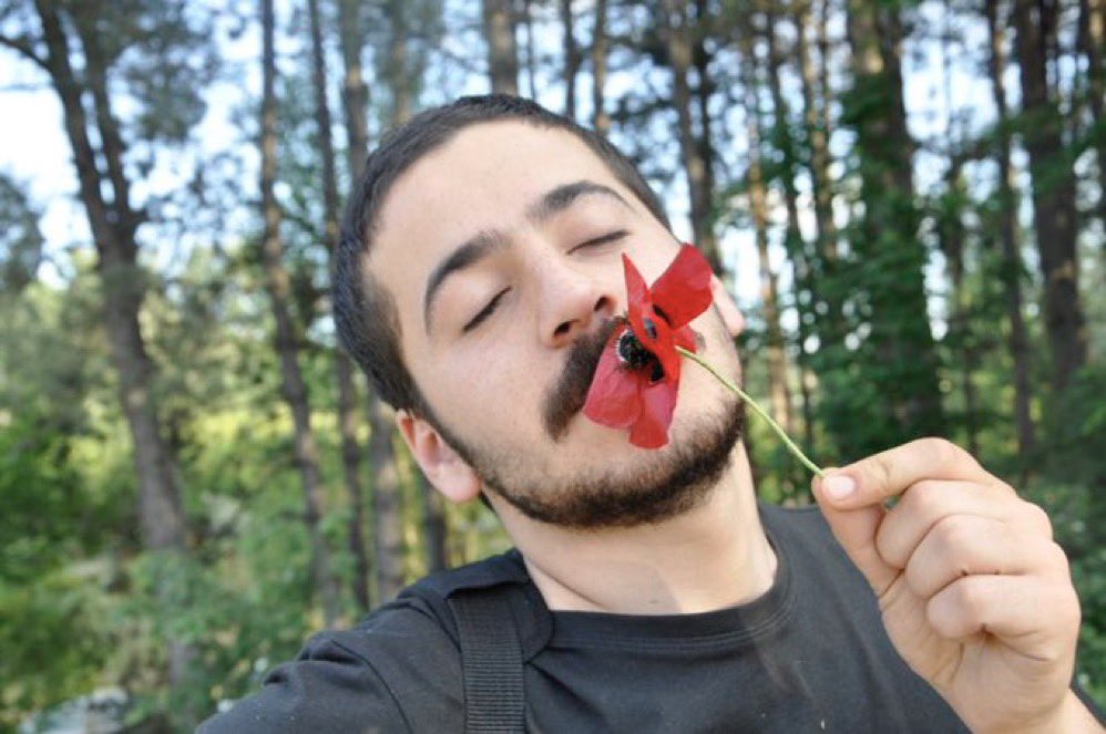 bu toprakta kalır adın
tohumların karasında