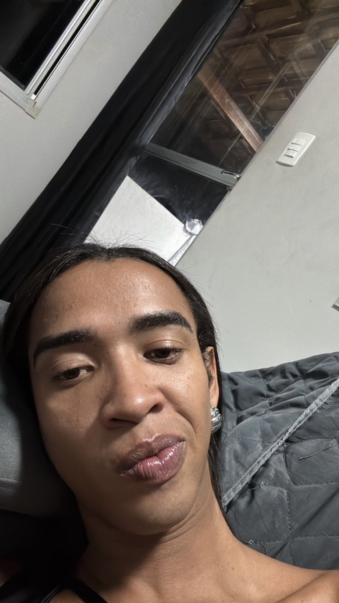 nellsinh0_'s tweet photo. por mim, o foguinho do tiktok apaga https://t.co/1wFmEaYcnE