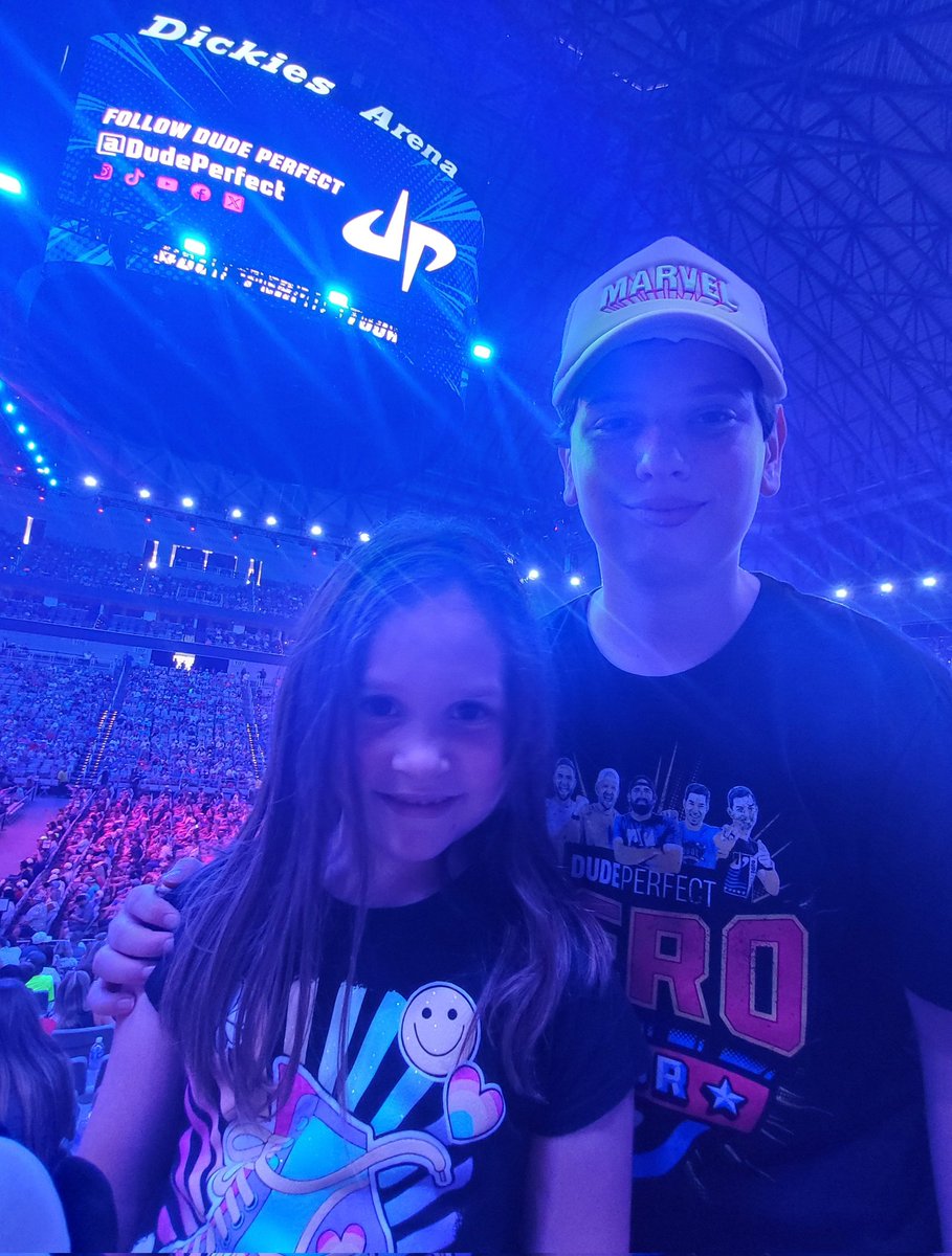 KevinDearing's tweet photo. Let's goooooo! #DudePerfectTour https://t.co/WsIX3eWDUW