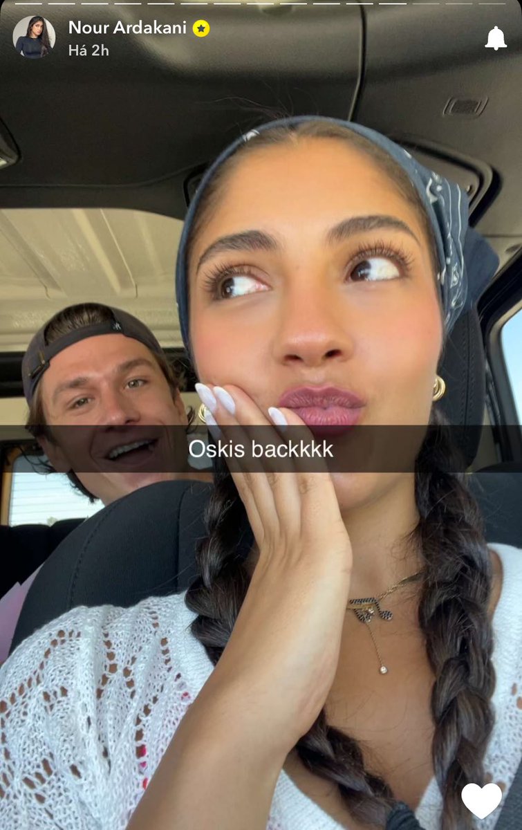 Oskar Joakimson, cinegrafista do Now United, foi a praia com Nour, Sav e Jayna. 🌊

Será que teremos algum conteúdo vindo aí? 👀