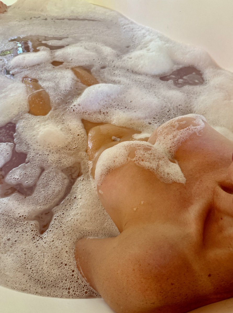 Dirty girl getting clean 🧼