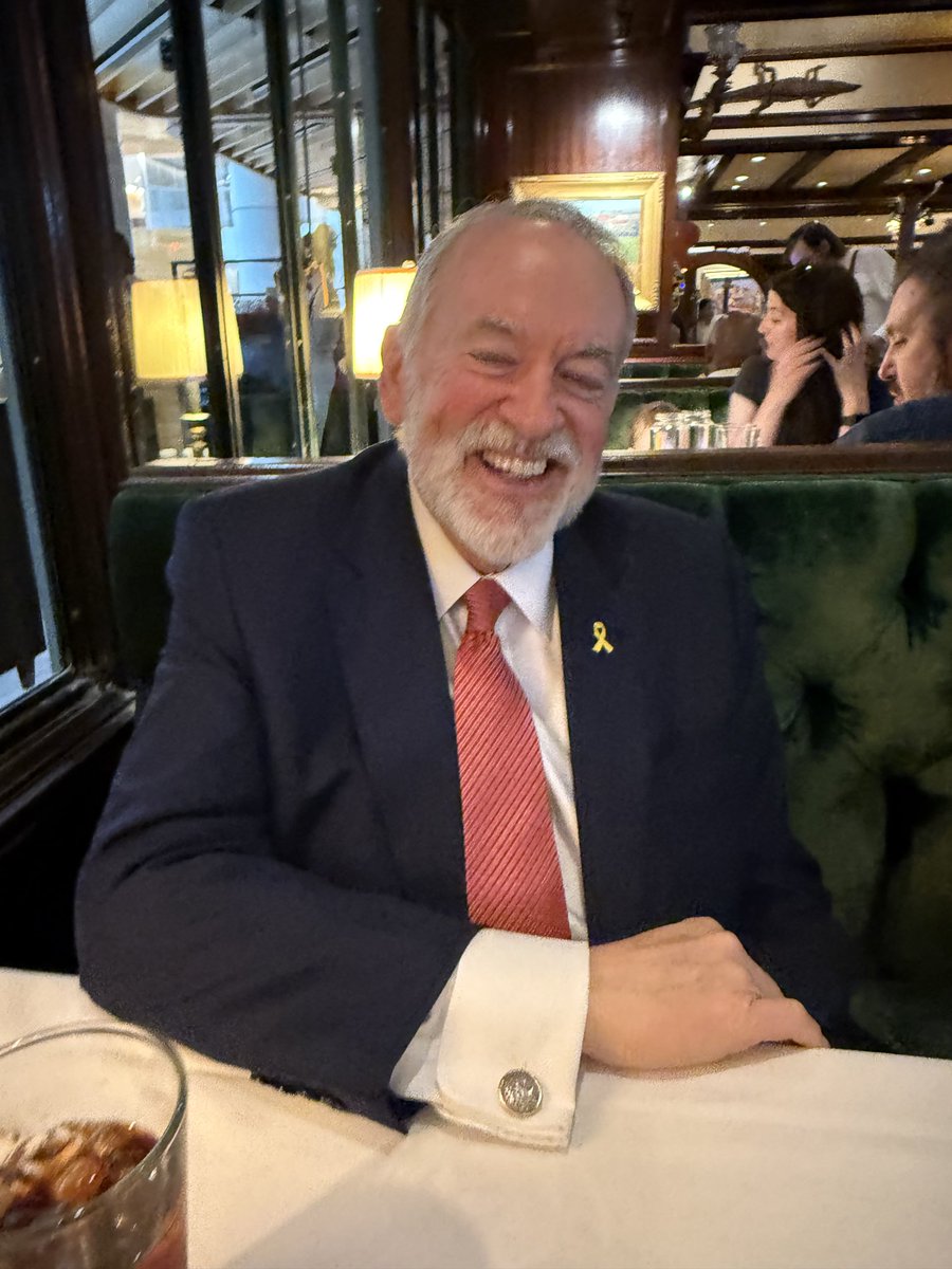 OSHawkins's tweet image. Loved dinner tonight in WDC with my long time friend and America’s Ambassador to Israel Mike Huckabee