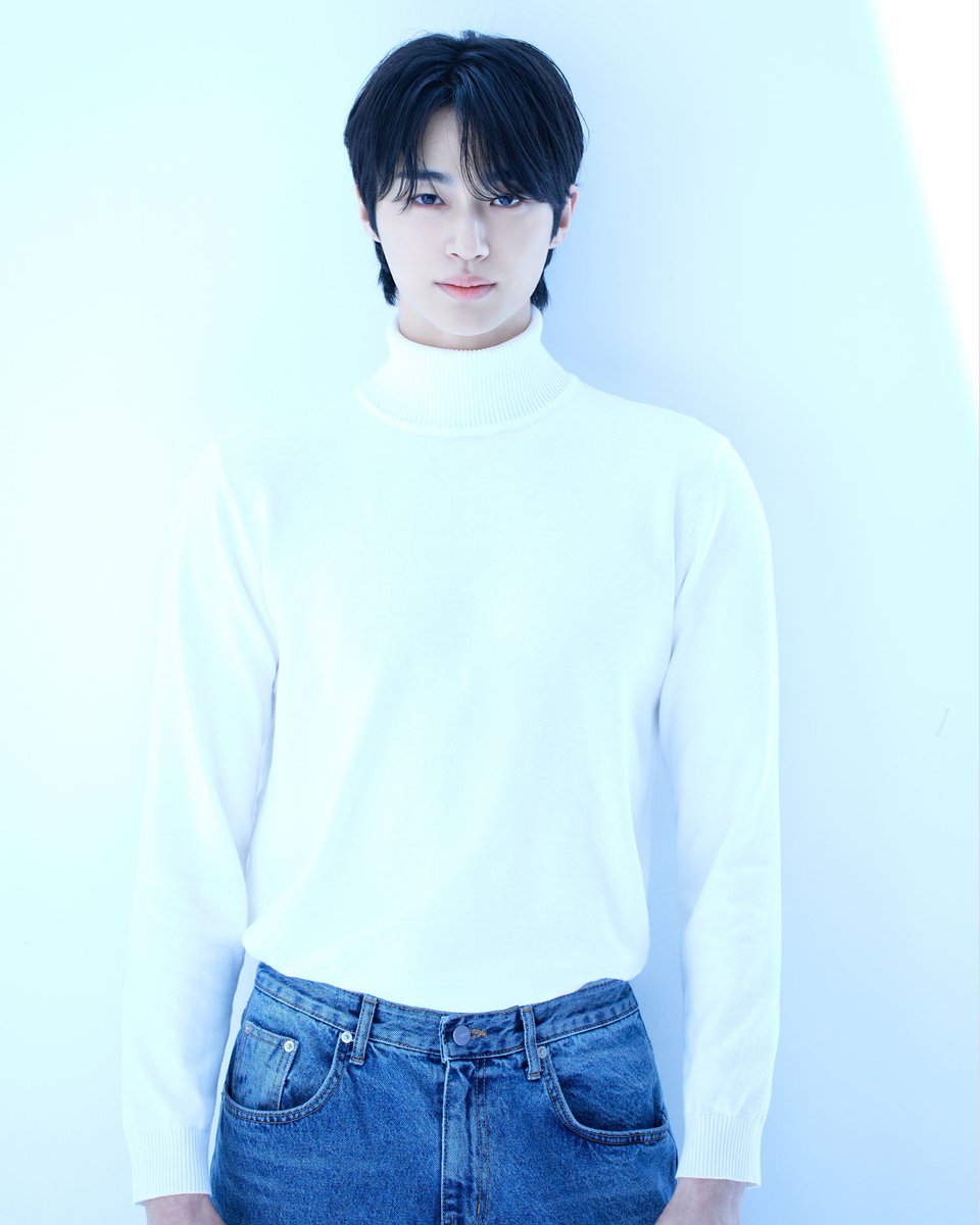 바로엔터제공 변우석 프로필 사진 추가 > New!