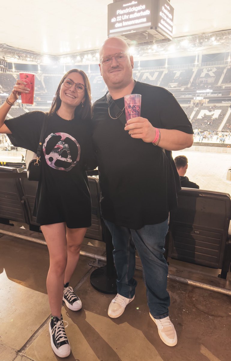 MVRIIIEE's tweet image. Einer der besten Abende meines Lebens.
Ich bin sprachlos, überwältigt – und so, so dankbar! 🥹
#FromZeroWorldTour
#linkinparkfrankfurt
#LinkinPark