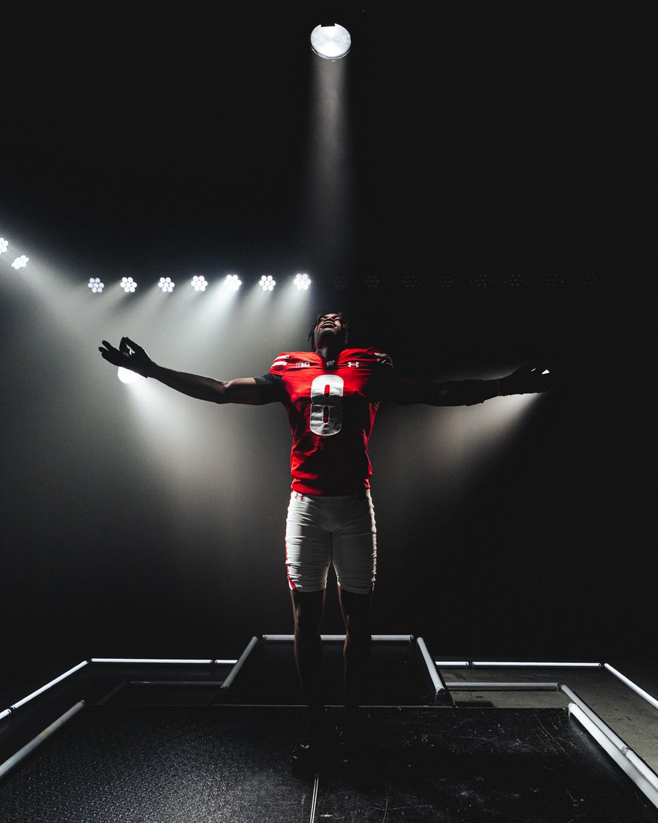BadgerFootball's tweet photo. 5️⃣0️⃣ days until we’re back under the lights 🤩 https://t.co/54VCqjYoxn