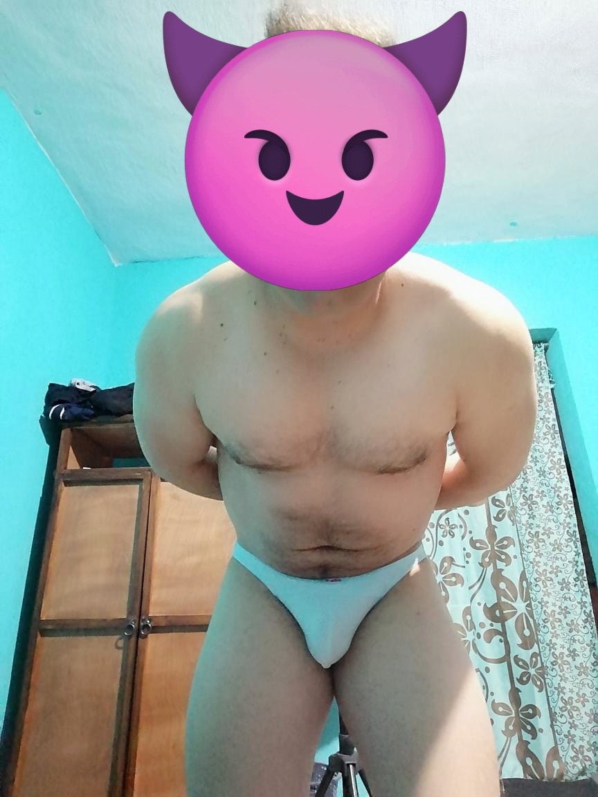 Convenciendo a este Delicioso para que siga compartiendo estas imágenes... A poco no están Ricas 🤤🤤