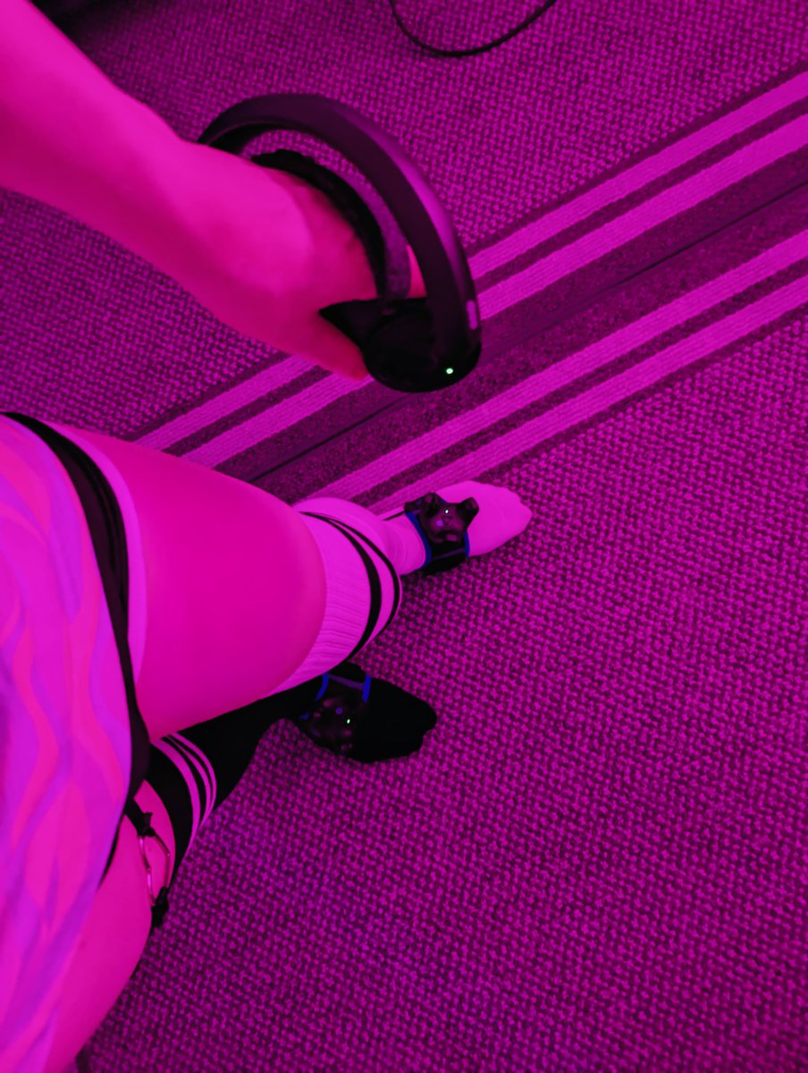 willxlive's tweet image. If you’re not ready for thigh highs spam in your DMs, maybe don’t hit that like button 🖤
I'm bored !! >~~< Now time to go VR