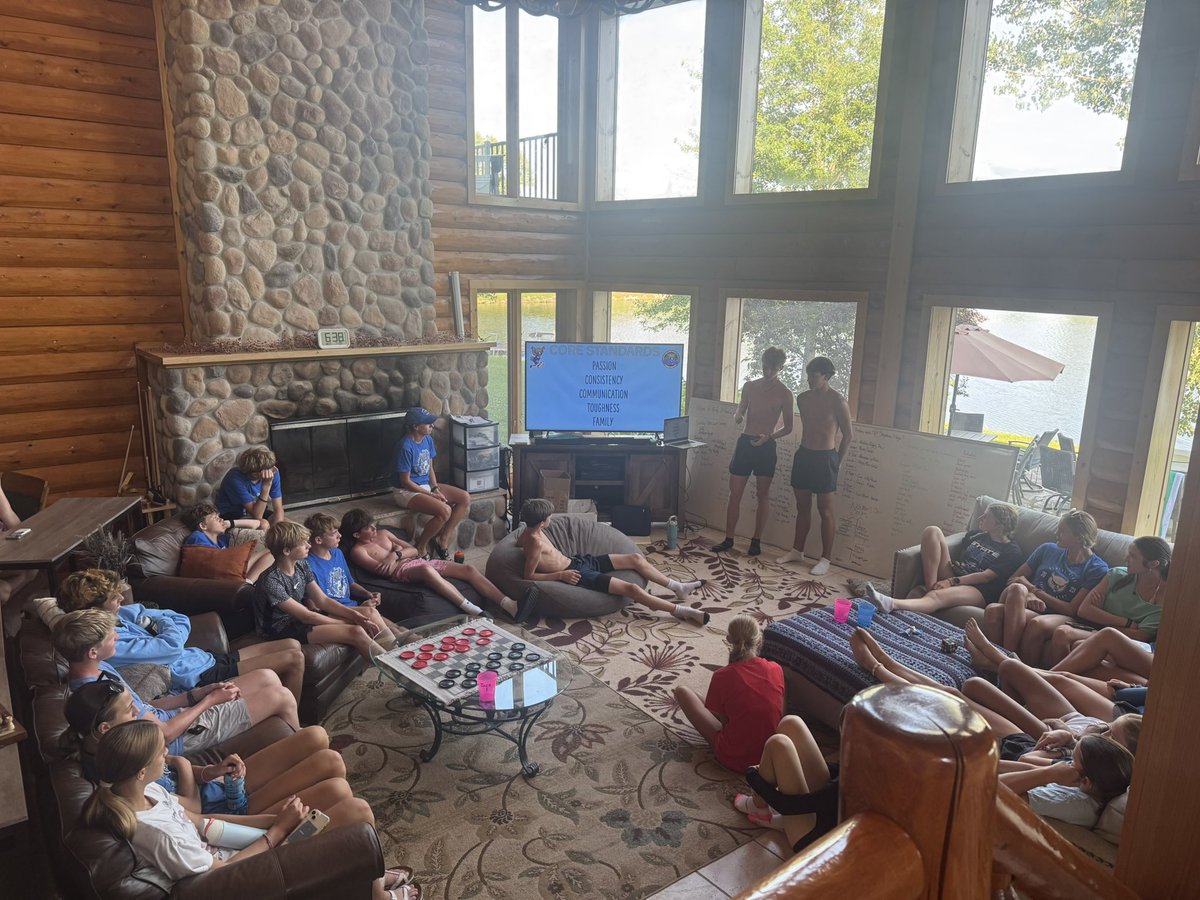 owlxc's tweet image. Our upperclassmen did an incredible job speaking about the core standards of Olathe West XC! 💙 @Bridge23camps