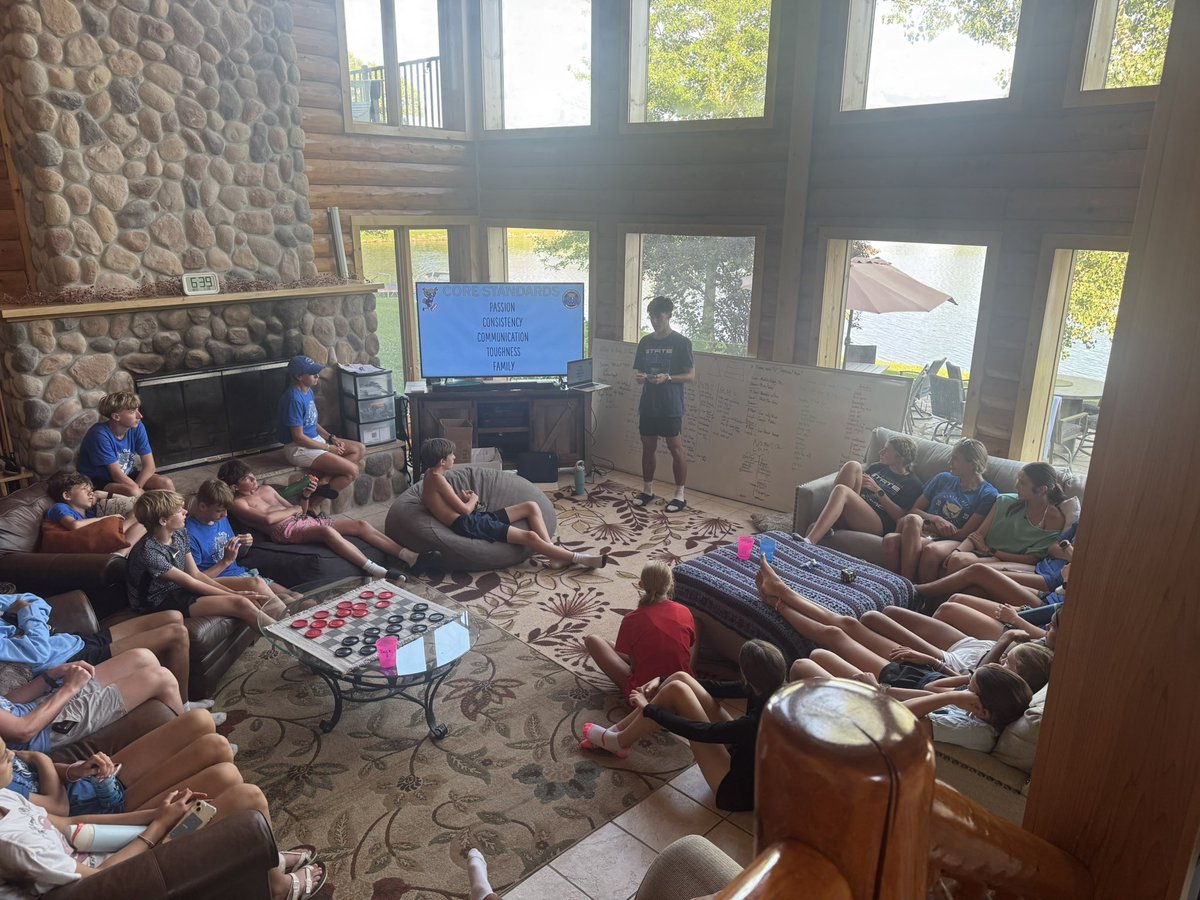 owlxc's tweet image. Our upperclassmen did an incredible job speaking about the core standards of Olathe West XC! 💙 @Bridge23camps
