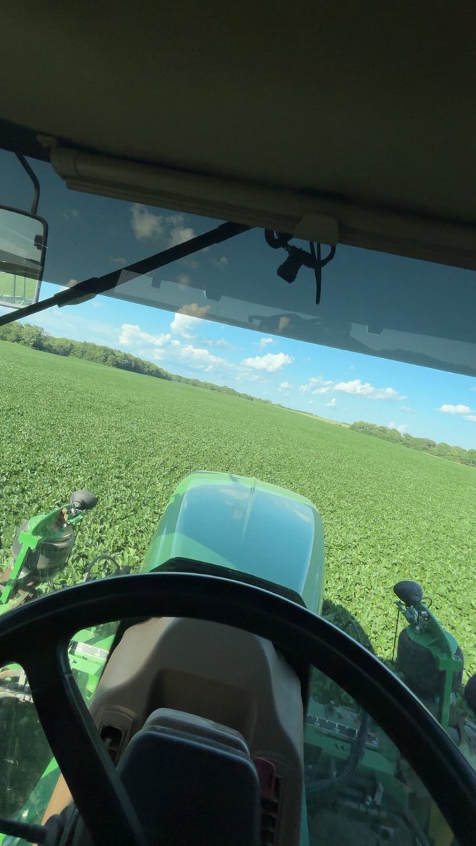 YingWade96's tweet photo. Gotta feed the beasts! #fungicide #foliarfertilizer @CalibratedAg https://t.co/WmuaEVIv5s