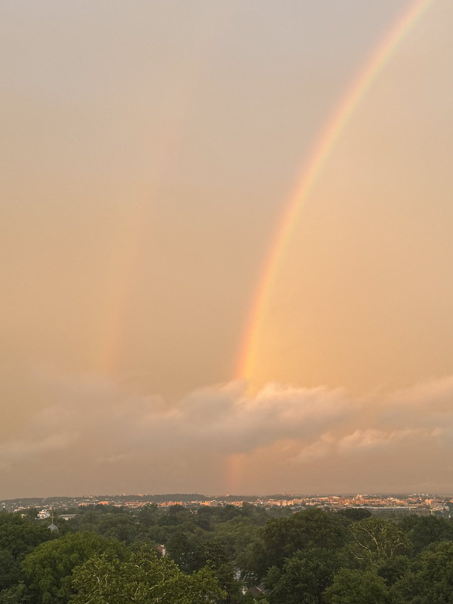 StewartVerdery's tweet image. Two sides of the storm aftermath @capitalweather @StormHour @ThePhotoHour @dcstormchaser @PoPville