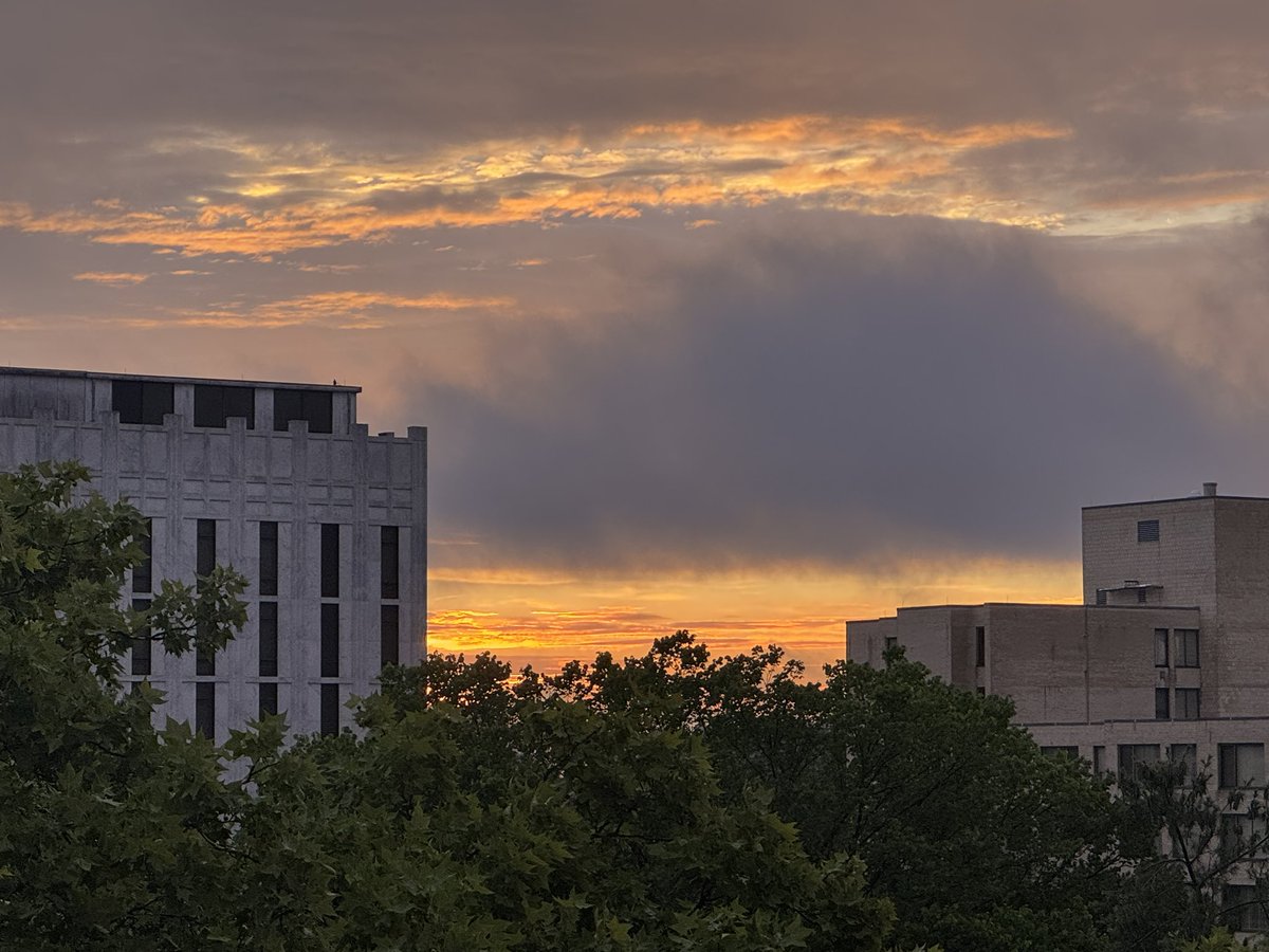 StewartVerdery's tweet image. Two sides of the storm aftermath @capitalweather @StormHour @ThePhotoHour @dcstormchaser @PoPville