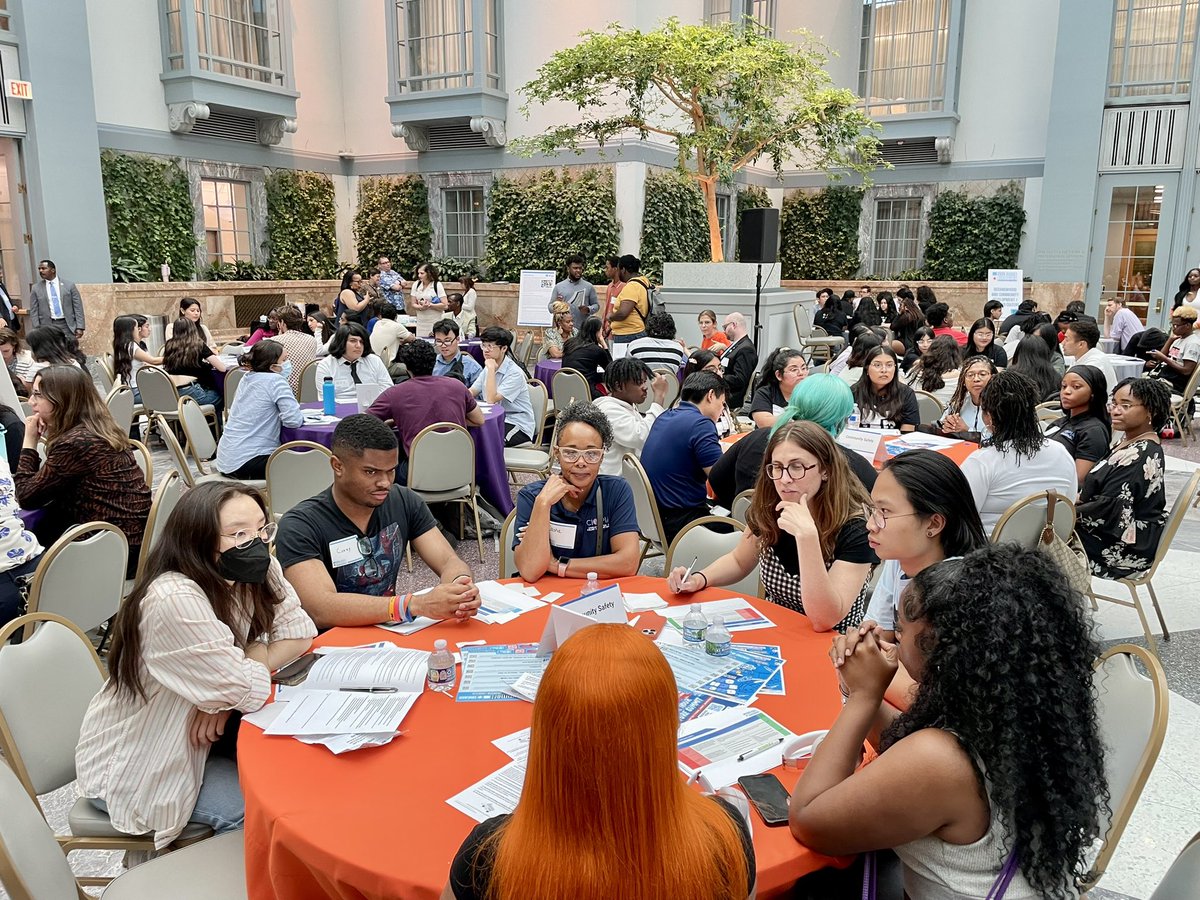 ChicagoCOPA's tweet image. Today, COPA Interim Chief Administrator LaKenya White joined @ChicagosMayor at the Youth Budget Engagement Roundtable. COPA’s Daisha Muhammad, Director of Mediation also led dialogue with young people so their voices are heard on how to prioritize resources for the 2026 budget.