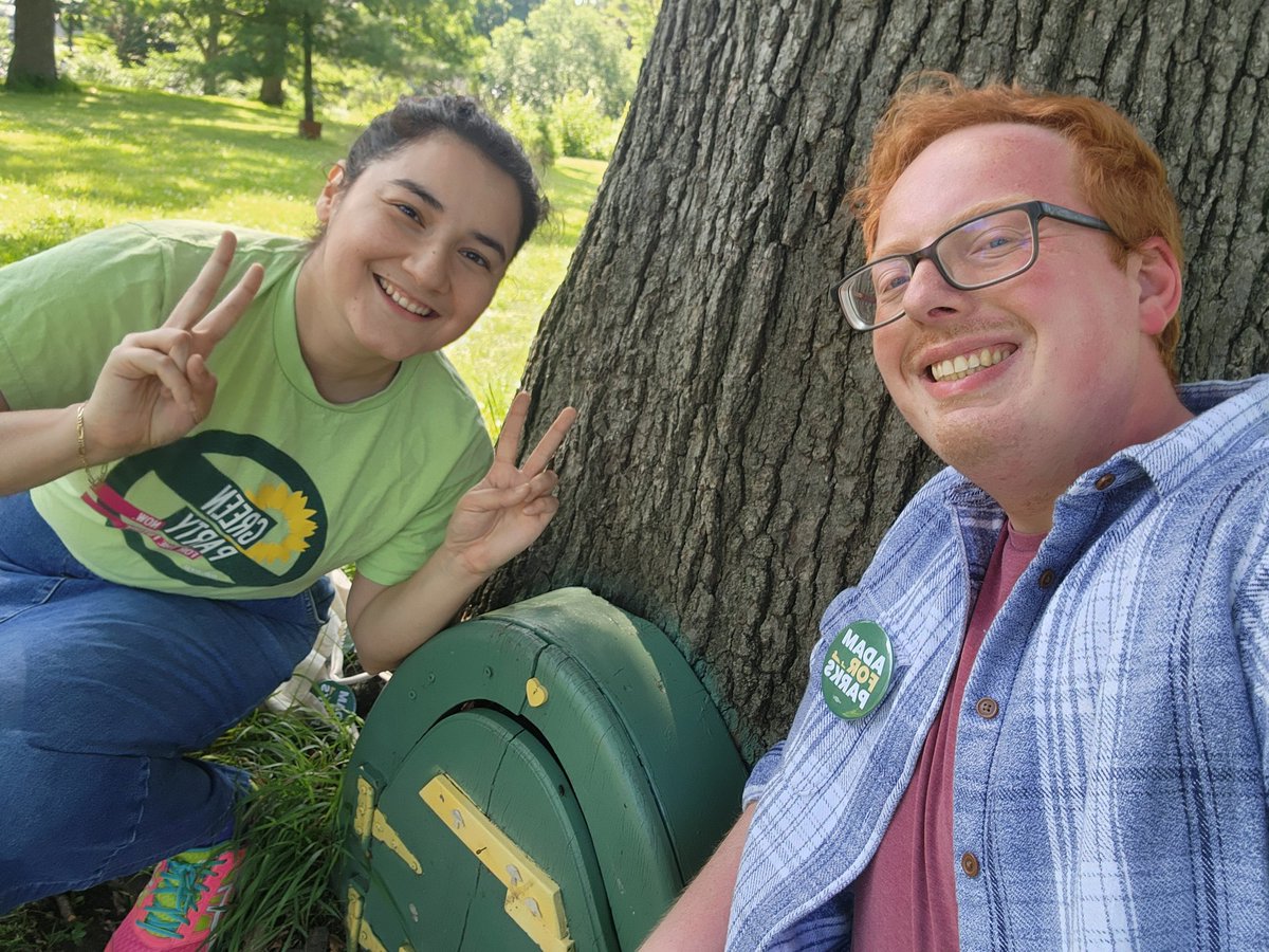 Adam4MplsParks's tweet image. Had a great time knocking in North East Minneapolis tonight!
(BTW the Elf Door at Deming Heights Park says vote Adam for Parks!)